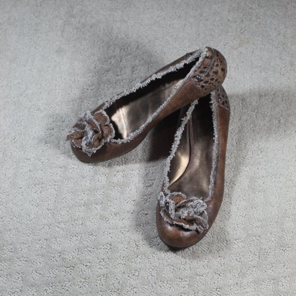 Apepazzo Size 9 Brown Raw Edge 1"  Kitten Heels - Picture 1 of 7